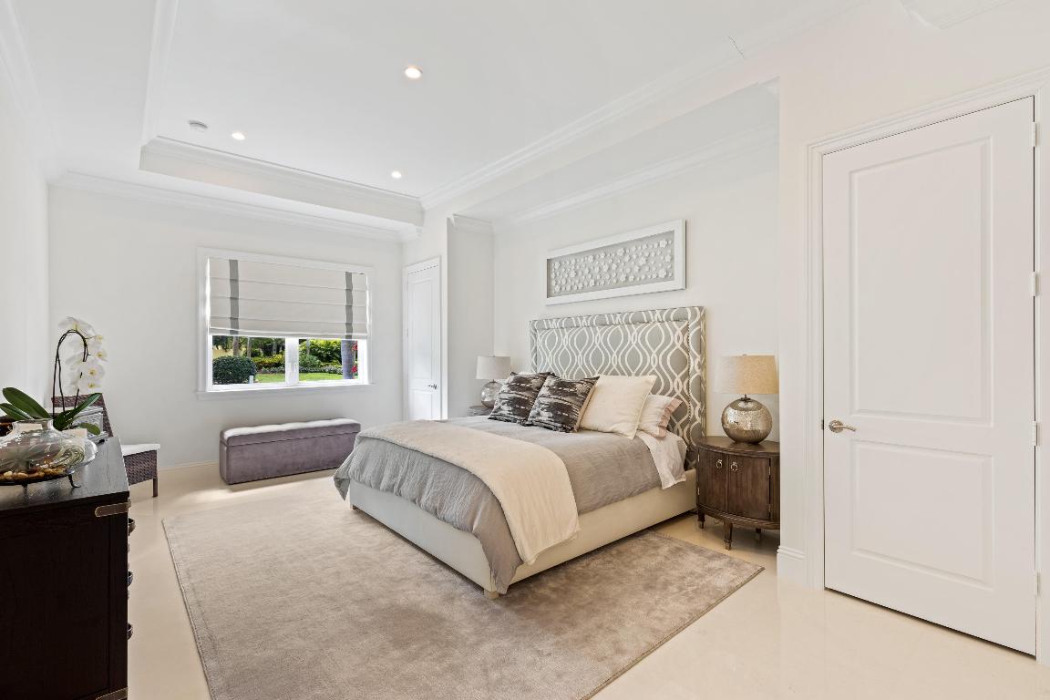 ADMIRALS COVE - Residential