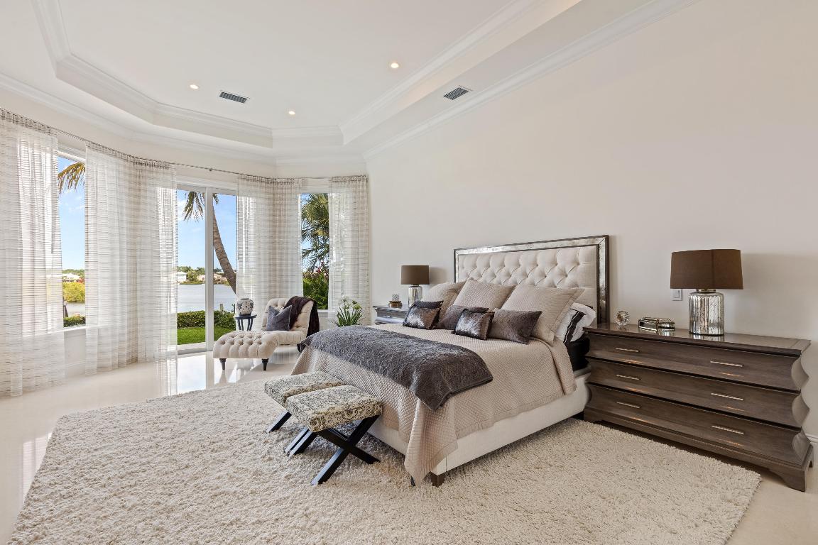 ADMIRALS COVE - Residential