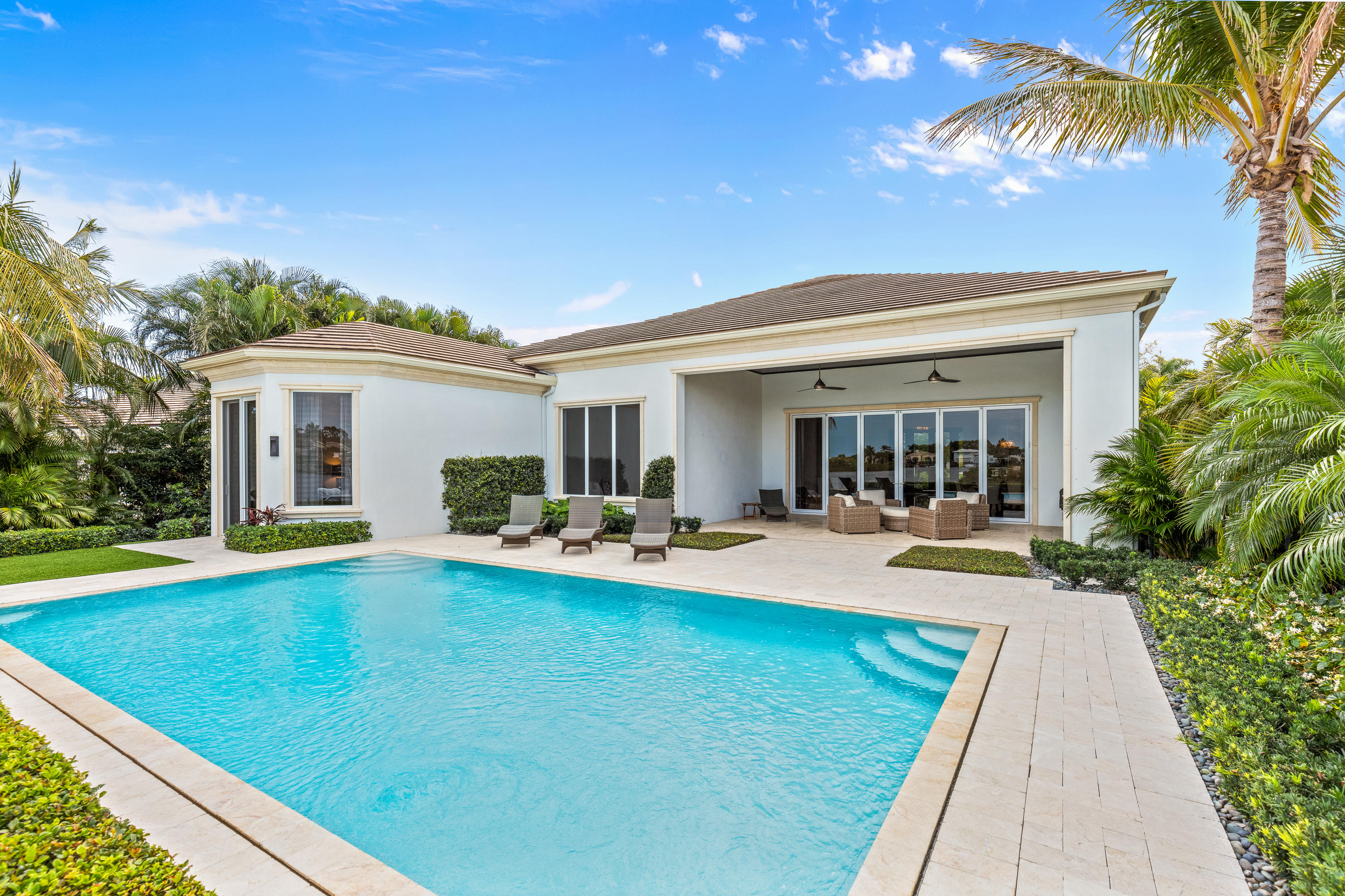 ADMIRALS COVE - Residential