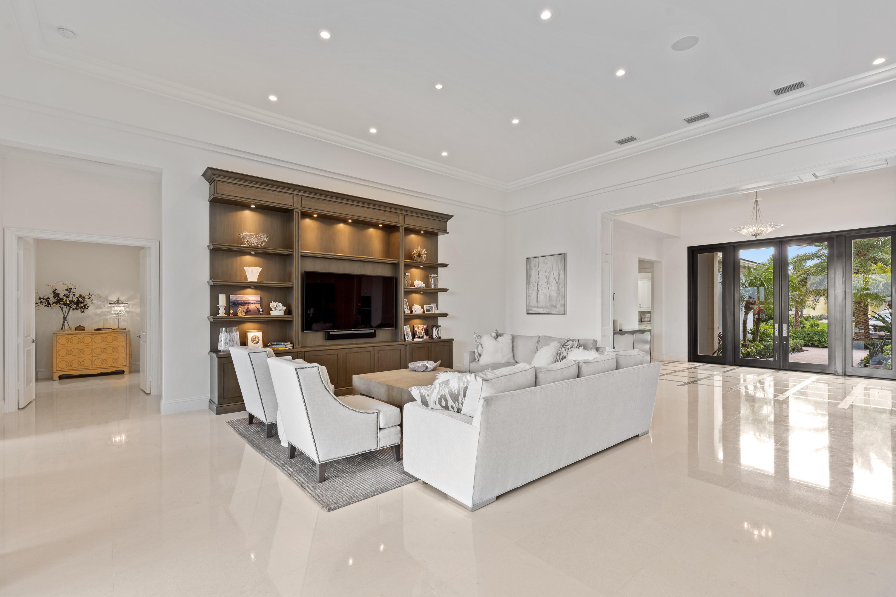 ADMIRALS COVE - Residential