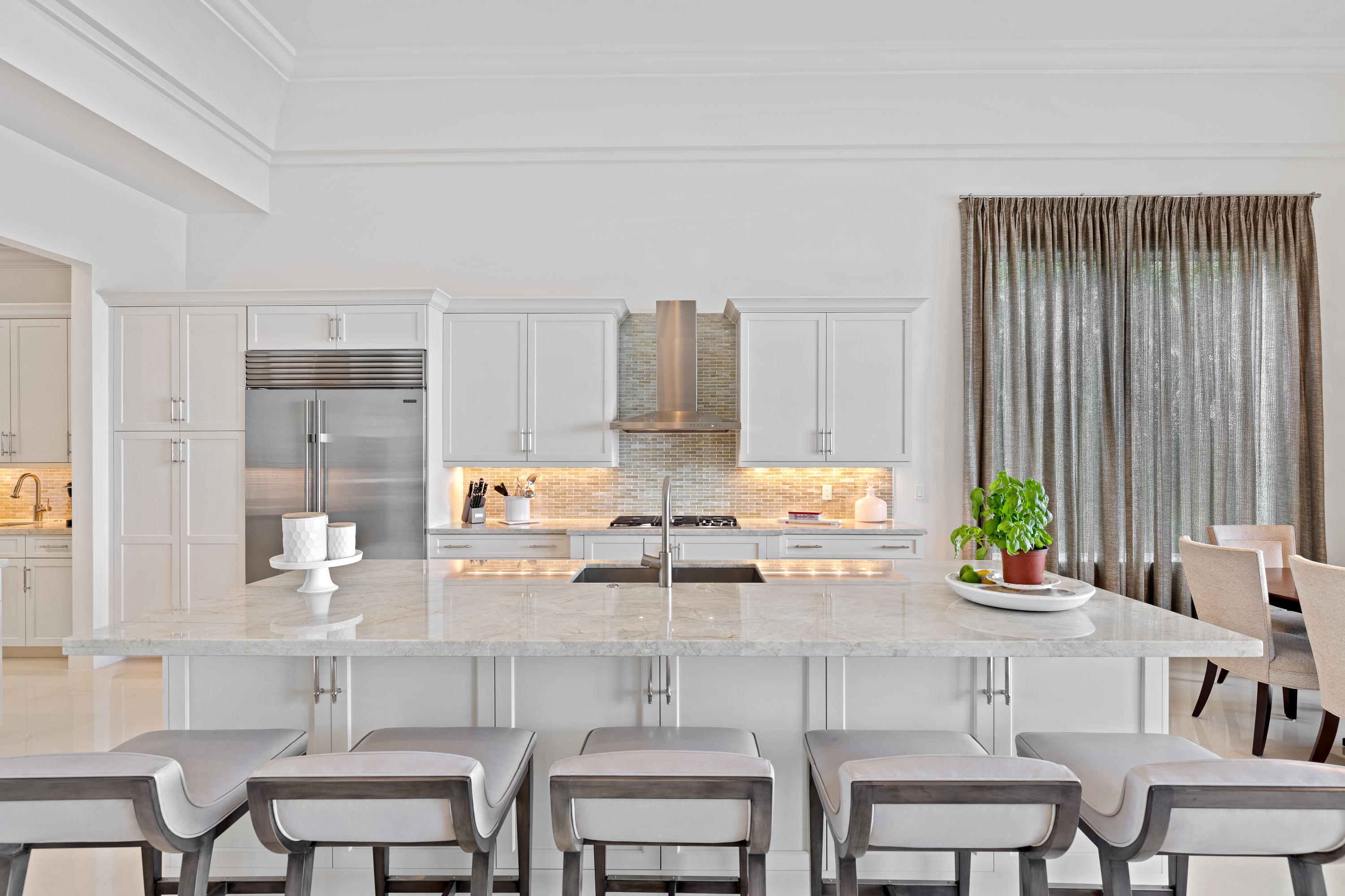 ADMIRALS COVE - Residential