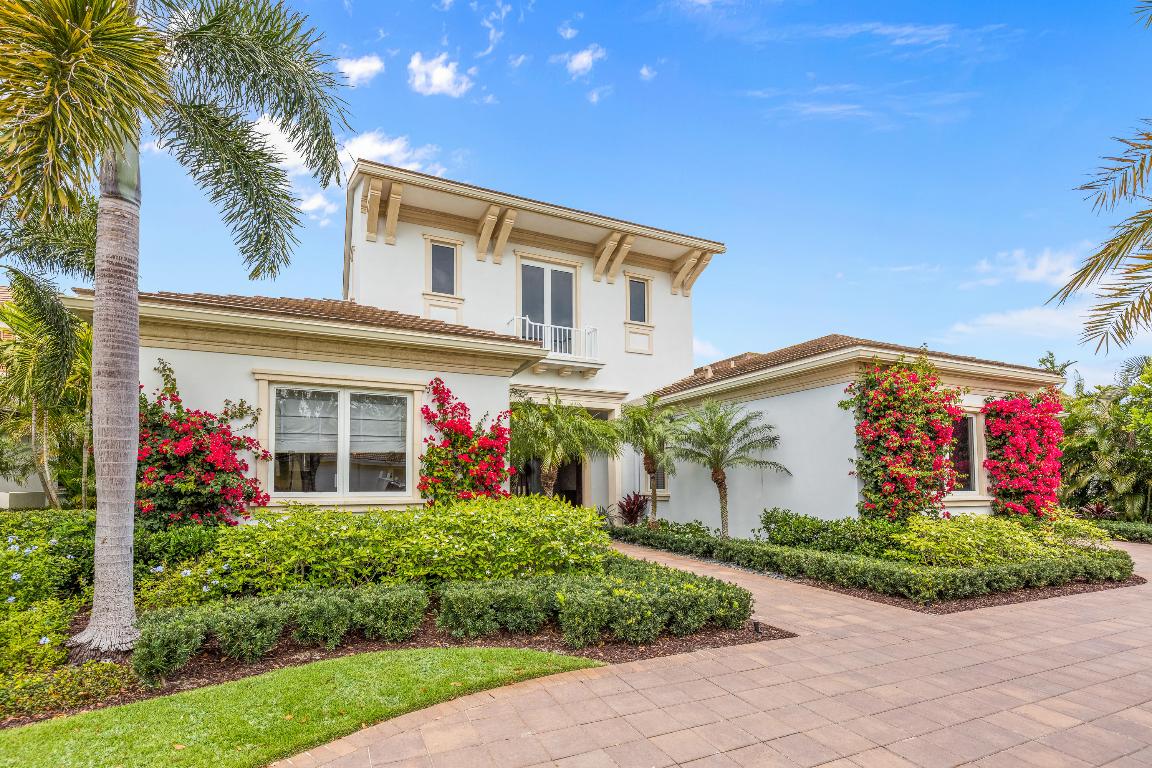 ADMIRALS COVE - Residential