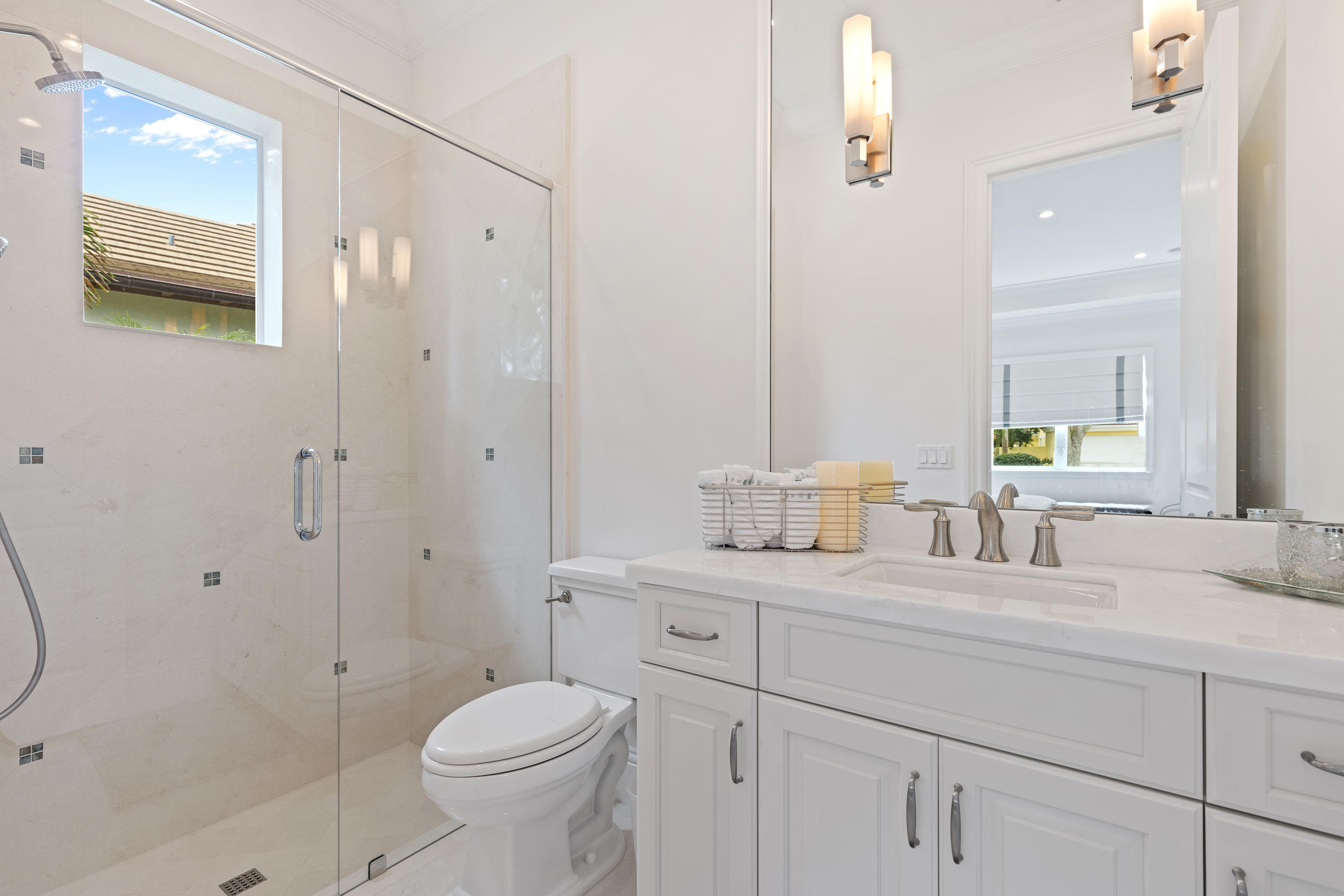 ADMIRALS COVE - Residential