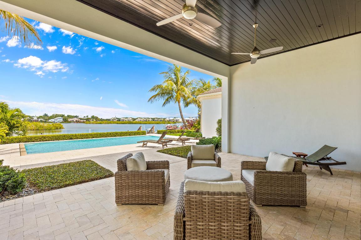 ADMIRALS COVE - Residential