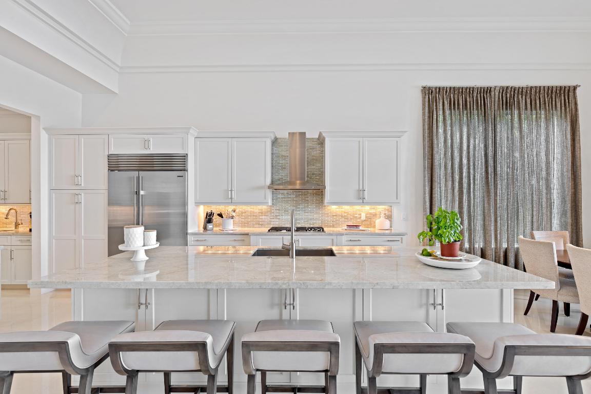 ADMIRALS COVE - Residential