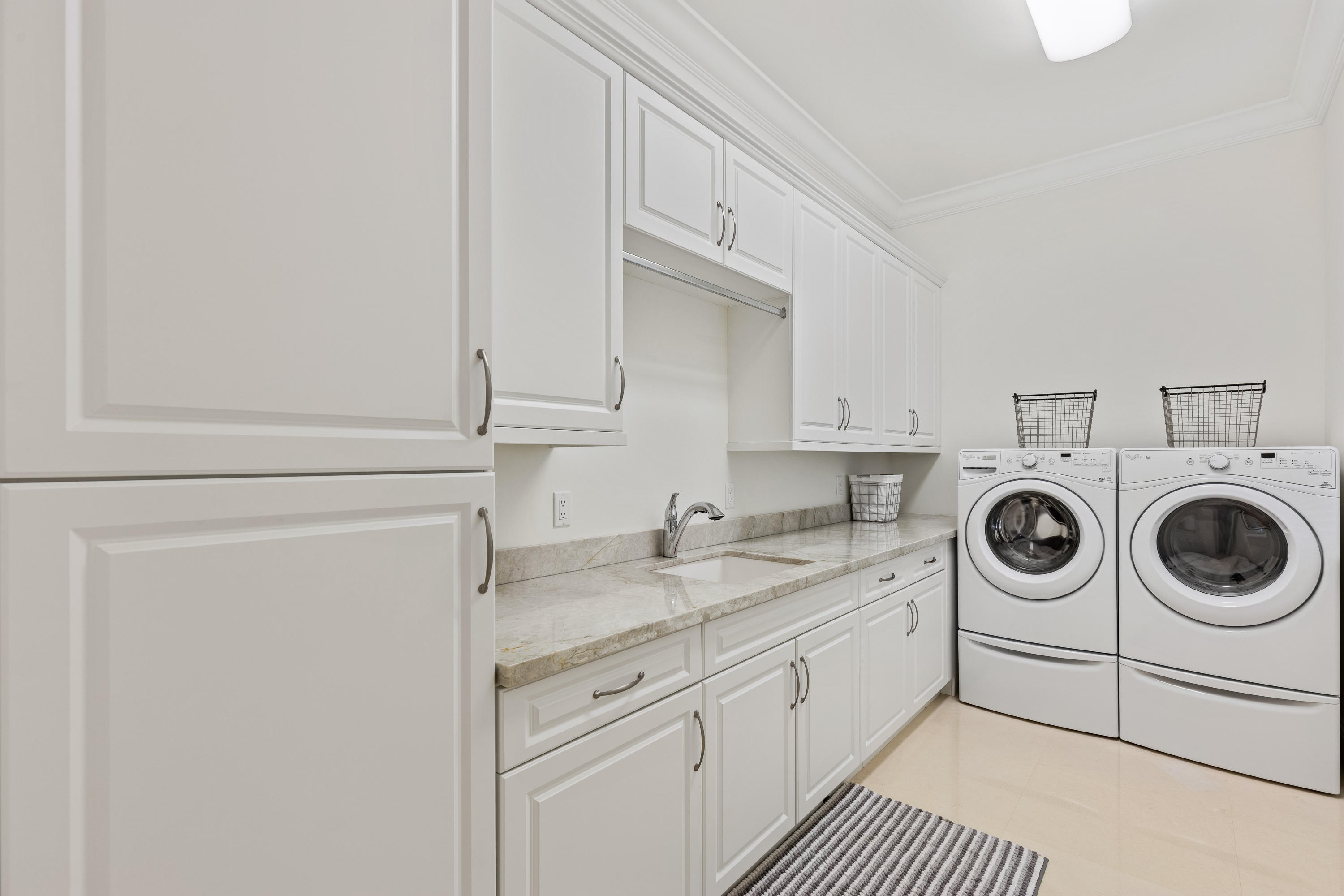 ADMIRALS COVE - Residential