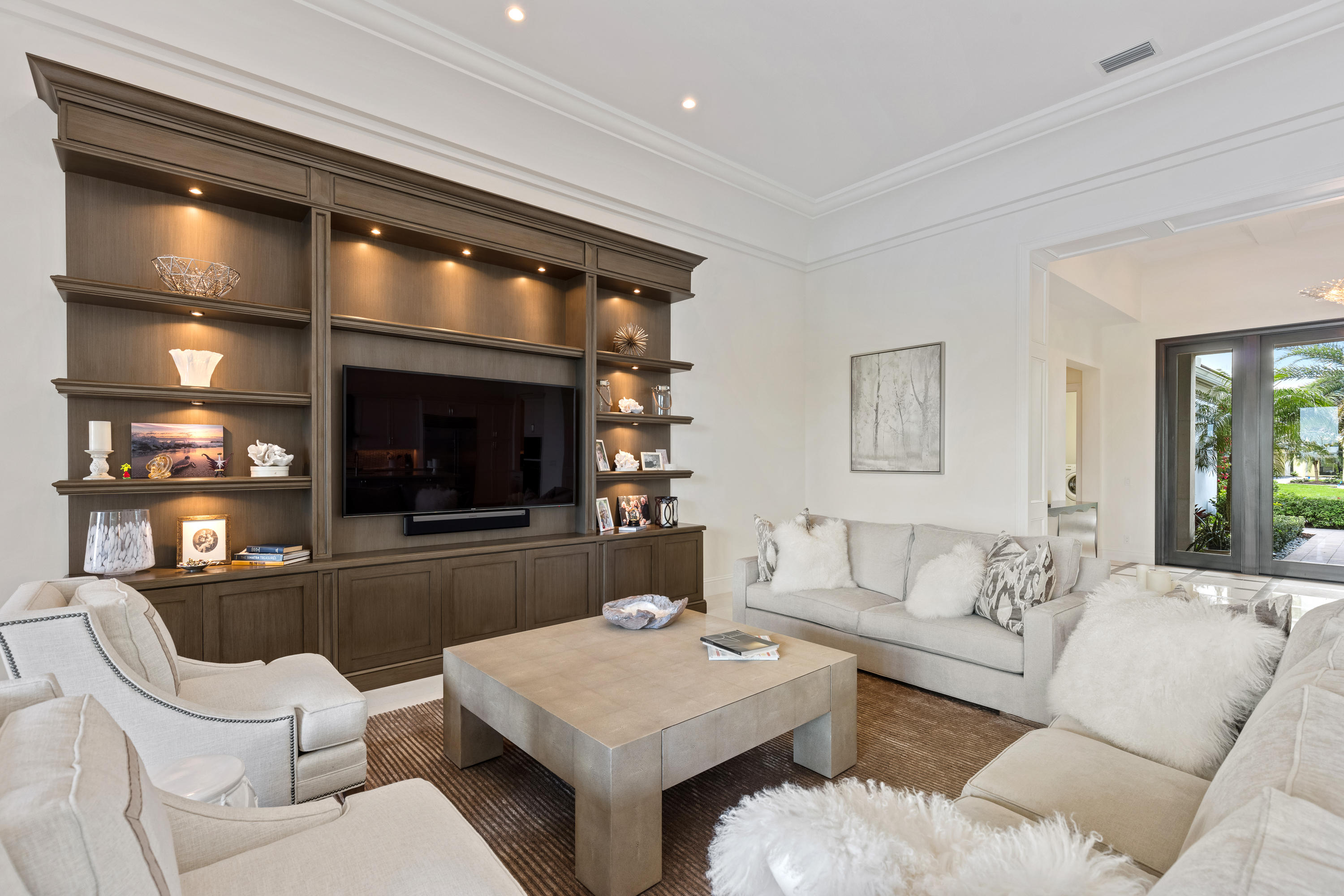 ADMIRALS COVE - Residential