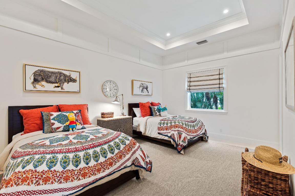 ADMIRALS COVE - Residential