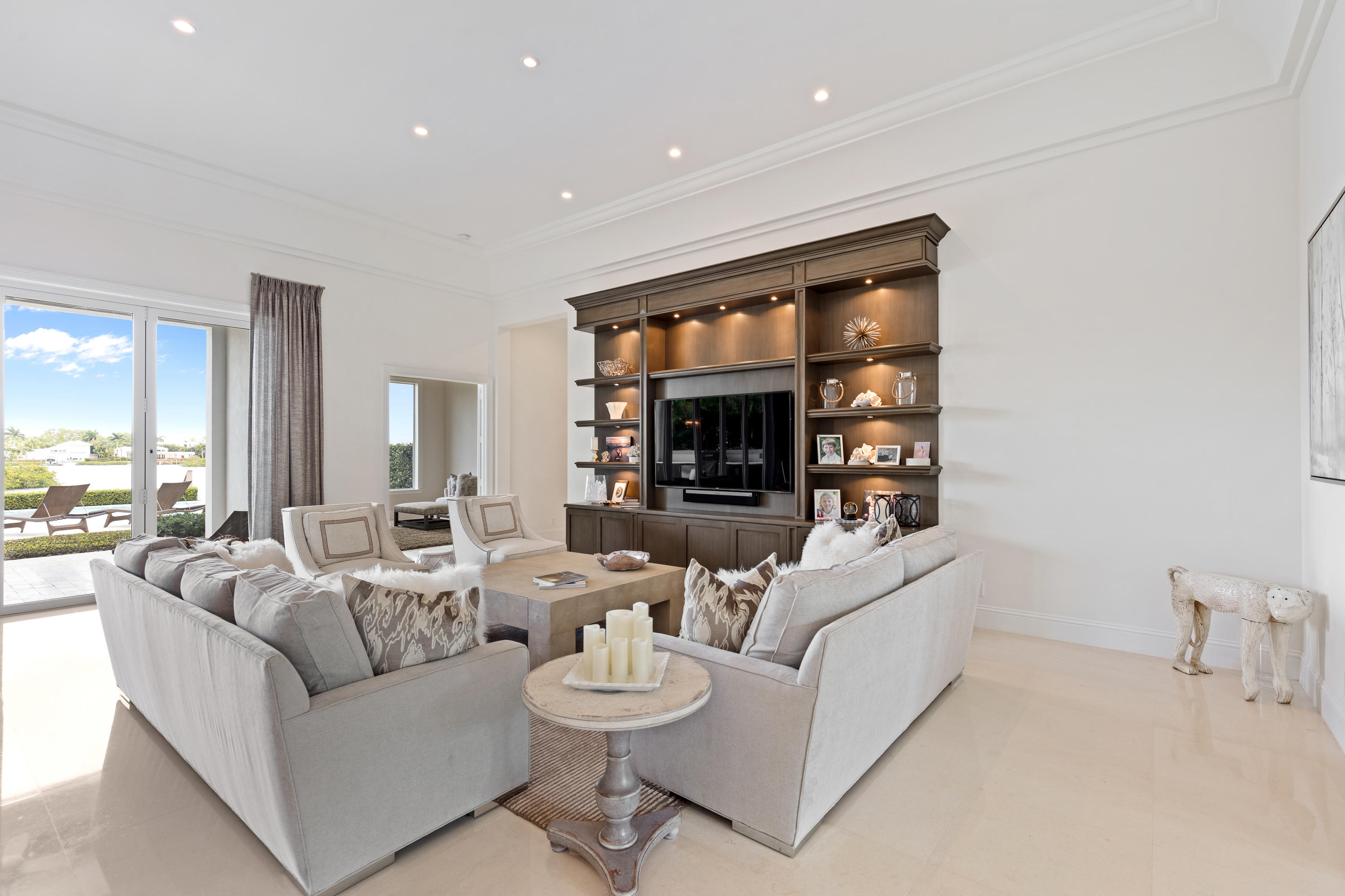 ADMIRALS COVE - Residential