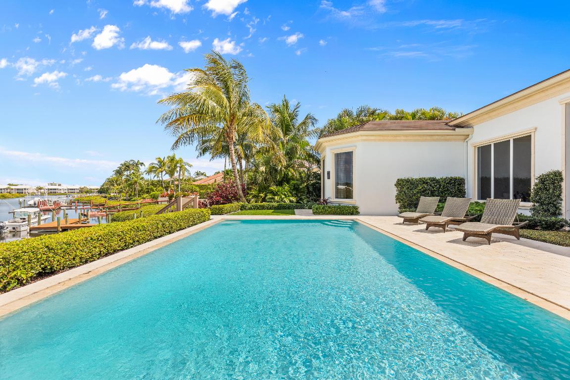 ADMIRALS COVE - Residential