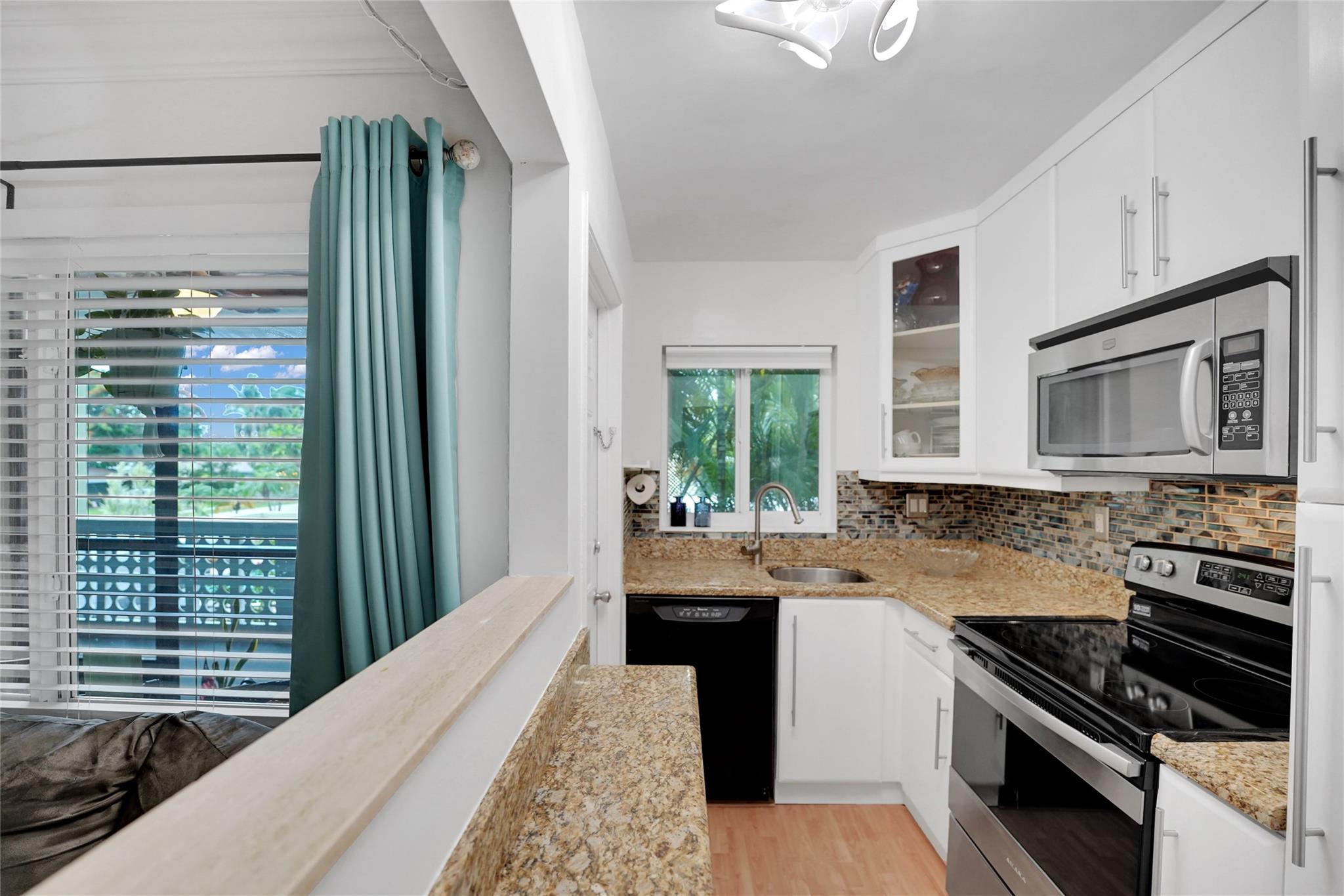 1425 Arthur St 214B