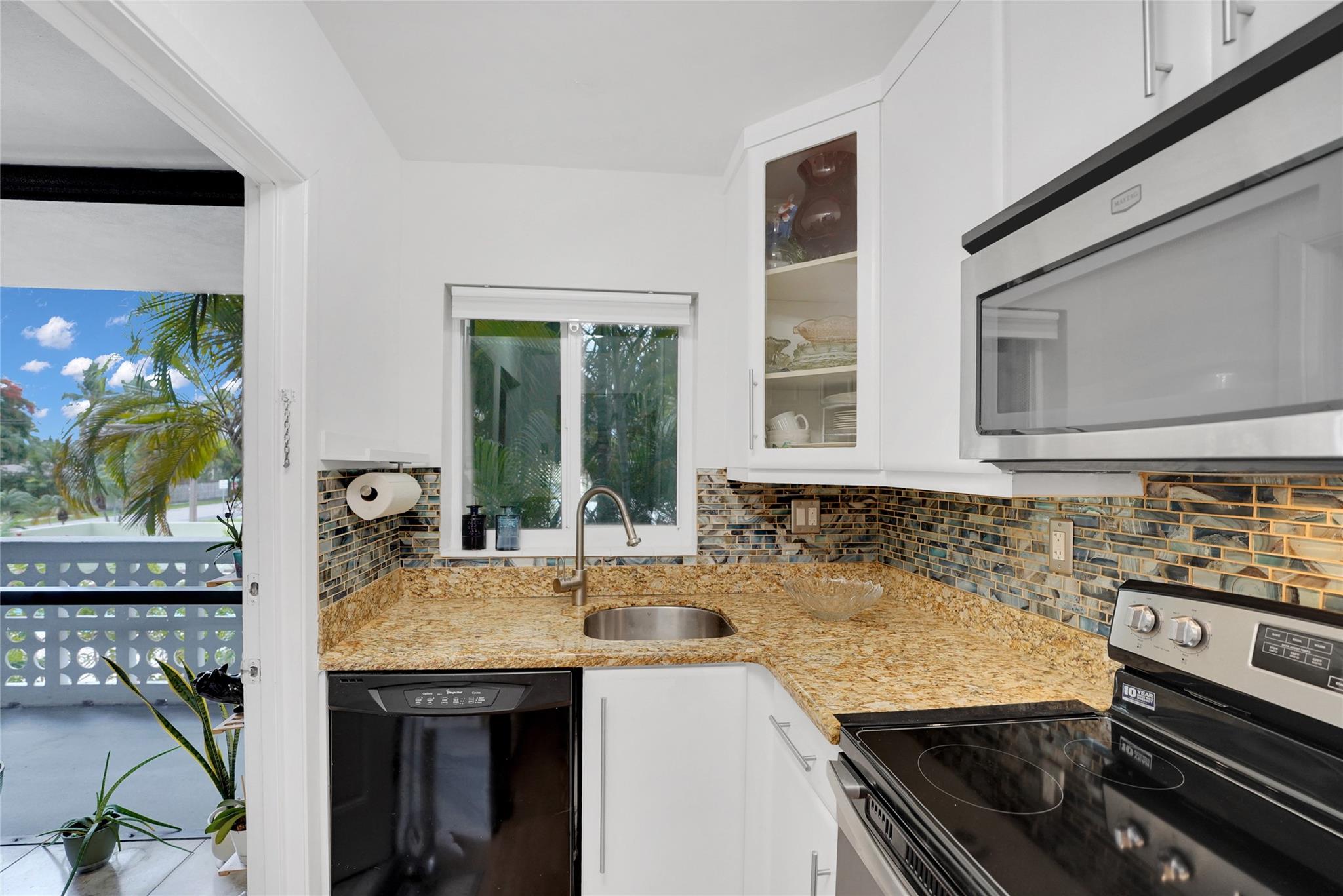 1425 Arthur St 214B