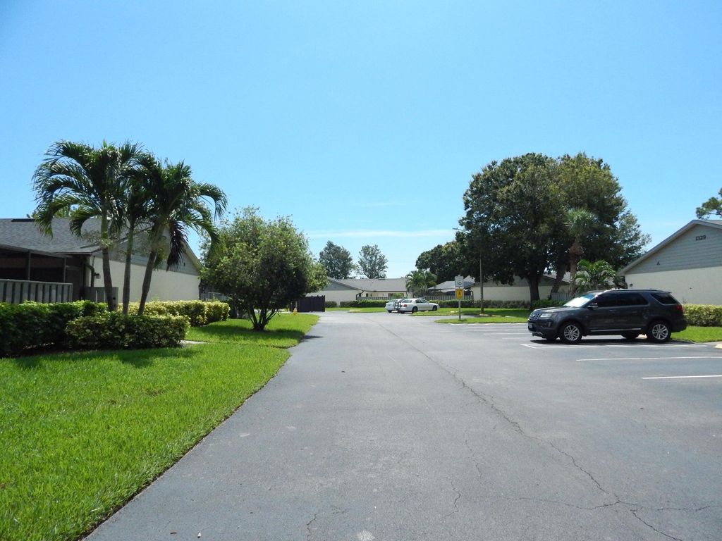 Photo of 1331 Peppertree Trail #C, Fort Pierce, FL 34950 (MLS # R11023155)