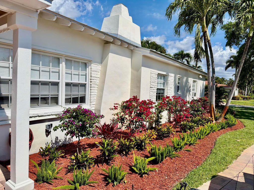 Photo of 302 NW 11th Street, Delray Beach, FL 33444 (MLS # B26021724)