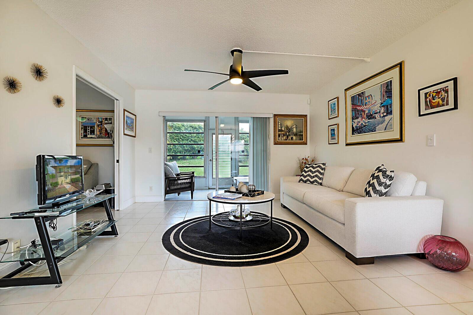13771 Via Aurora A, Delray Beach, FL, 33484/$235,000 3 13771 Via Aurora A