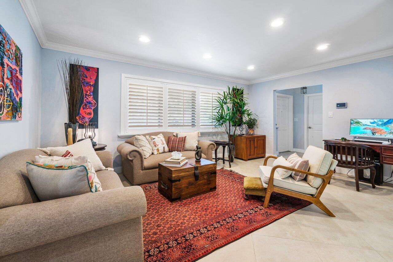 605 NW 10th Court