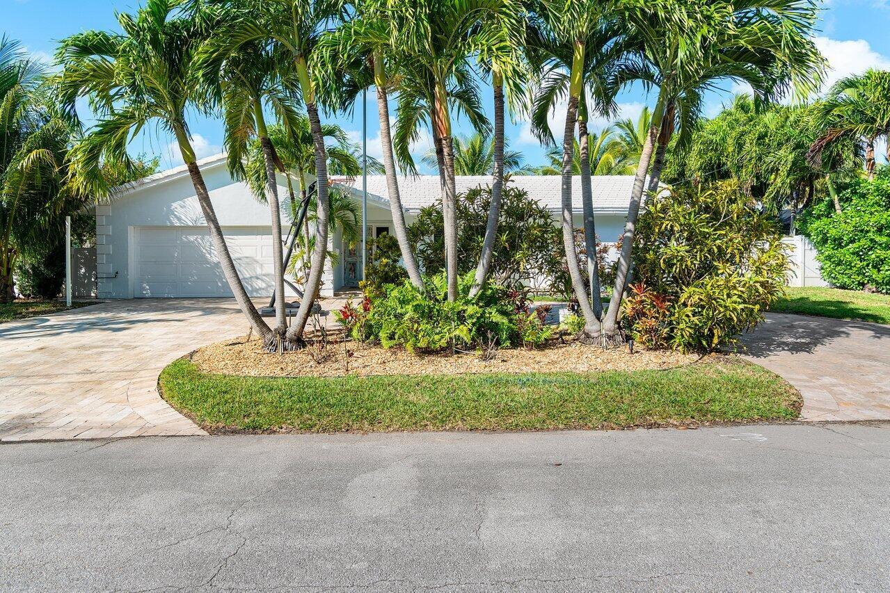 605 NW 10th Court