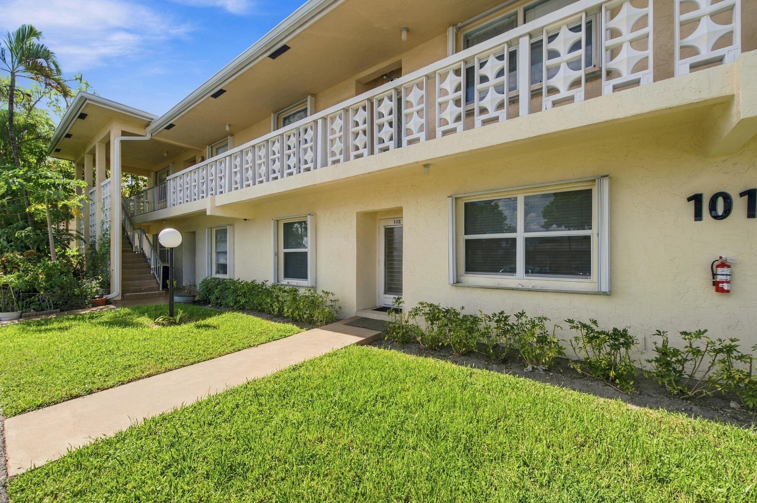 1541 NW 18TH 102