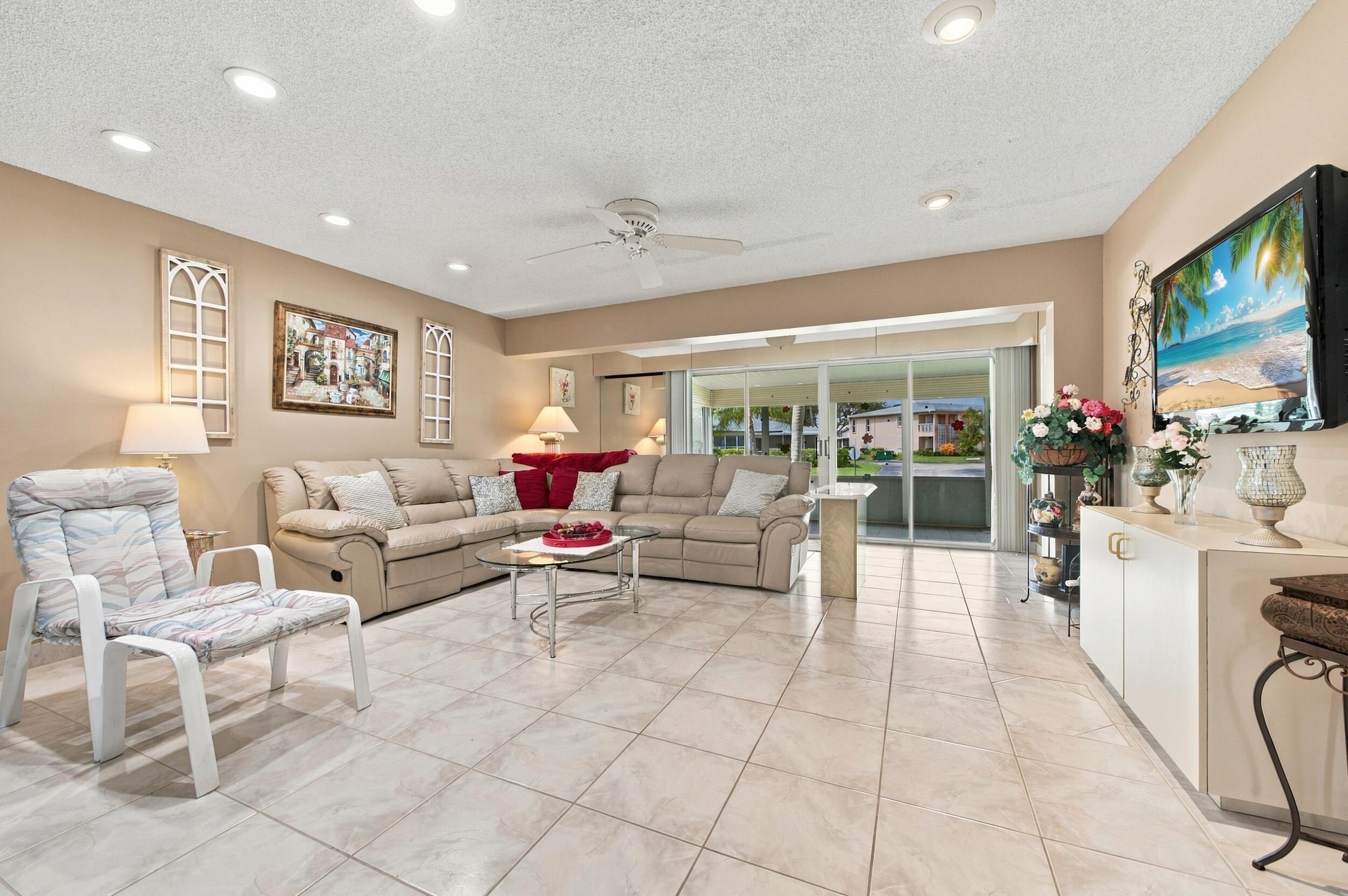 1541 NW 18TH 102