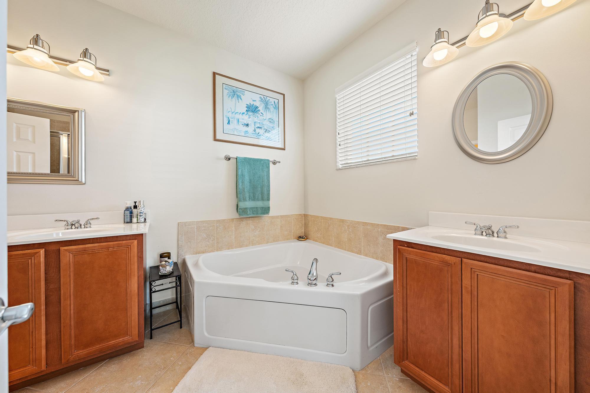 SANDPIPER COVE AT BOTANICA CONDO - Residential