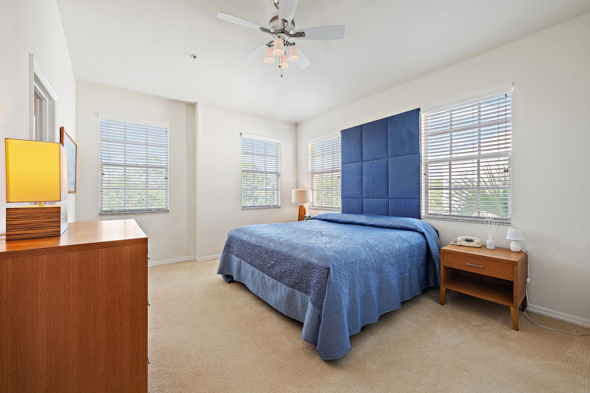 SANDPIPER COVE AT BOTANICA CONDO - Residential