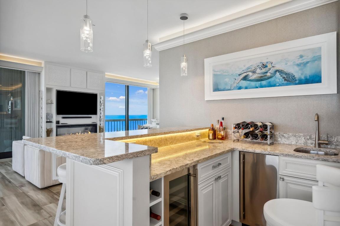 OCEANA OCEANFRONT CONDOMINIUM II - Residential