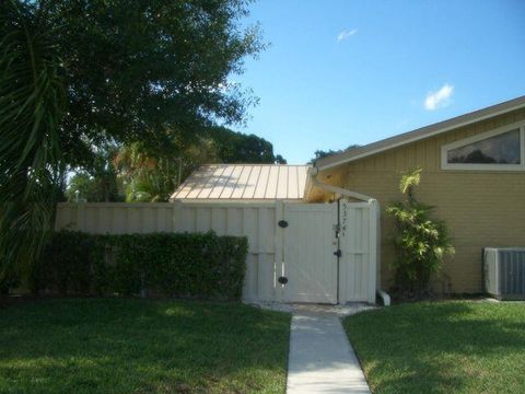 5374 Eagle Lake Drive Palm Beach Gardens FL 33418
