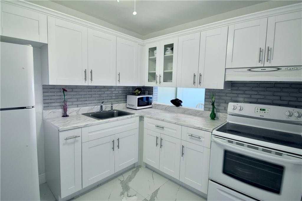 LAKE CLARKE GARDENS - Residential