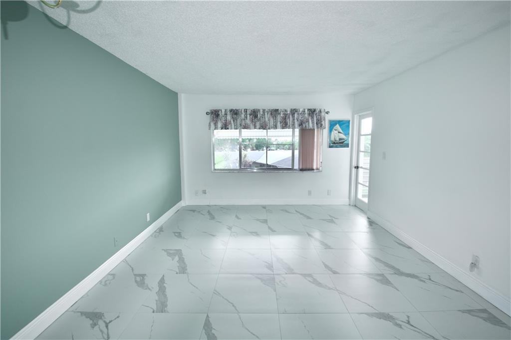 LAKE CLARKE GARDENS - Residential