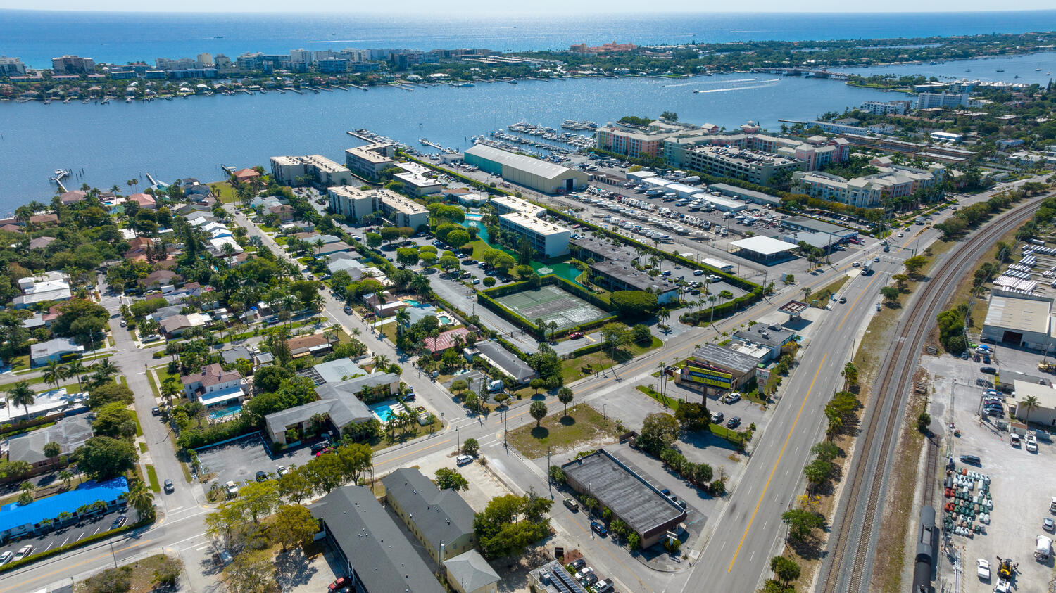 HIDDEN HARBOUR OF THE PALM BEACHES CONDO - Residential Lease