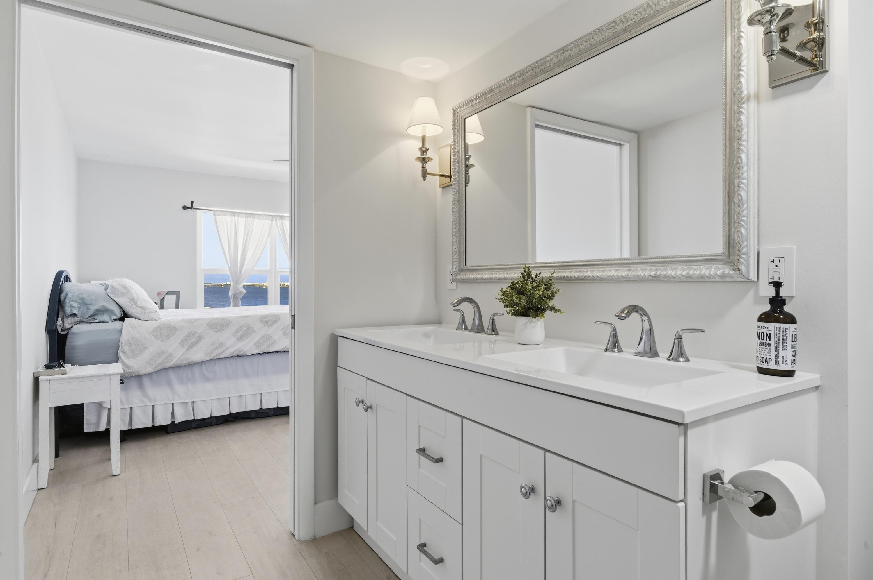 HIDDEN HARBOUR OF THE PALM BEACHES CONDO - Residential Lease