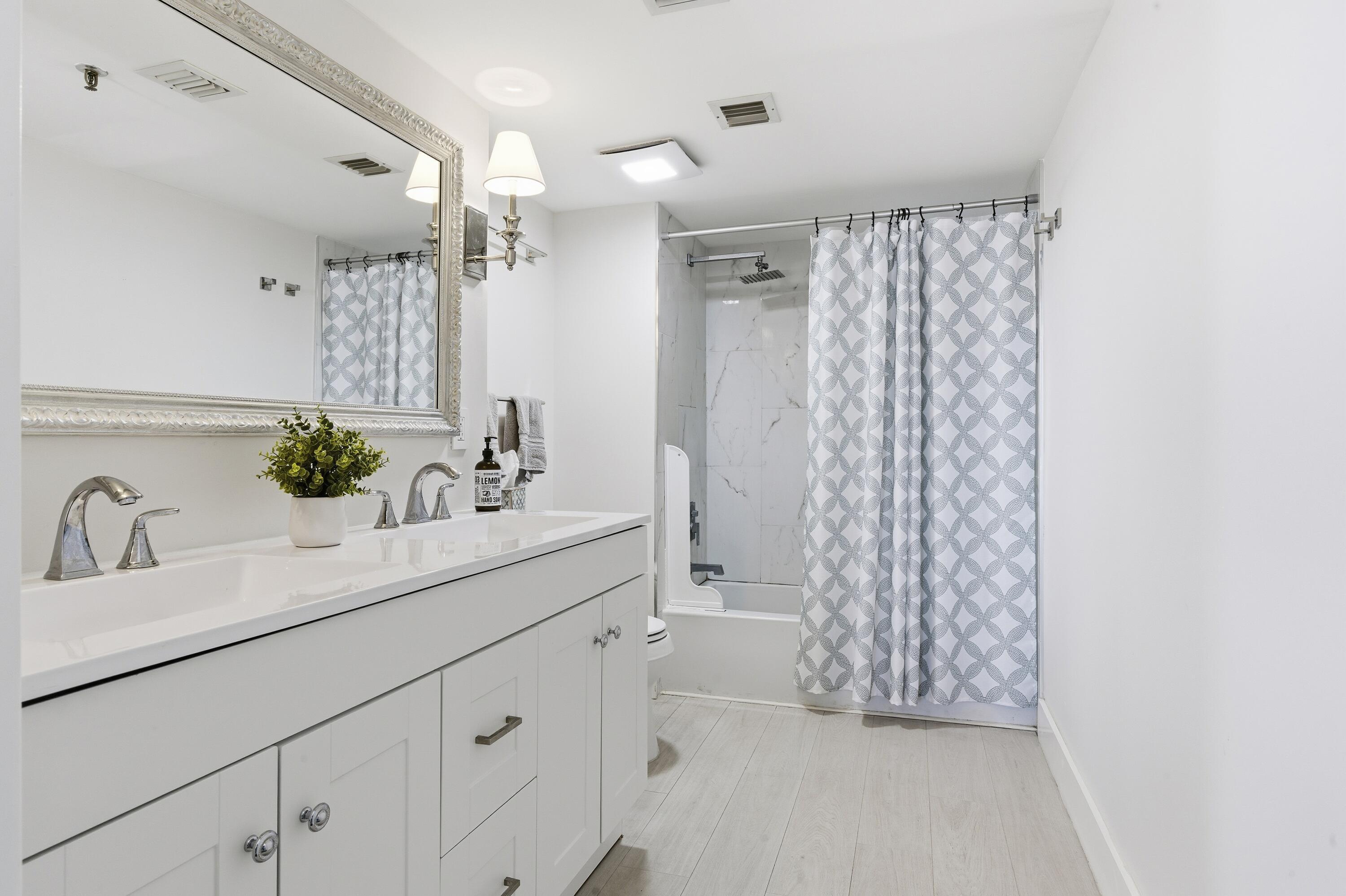 HIDDEN HARBOUR OF THE PALM BEACHES CONDO - Residential Lease