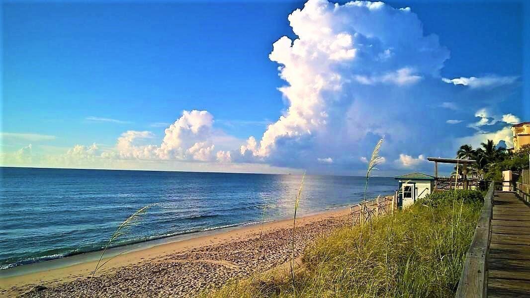 HIDDEN HARBOUR OF THE PALM BEACHES CONDO - Residential Lease