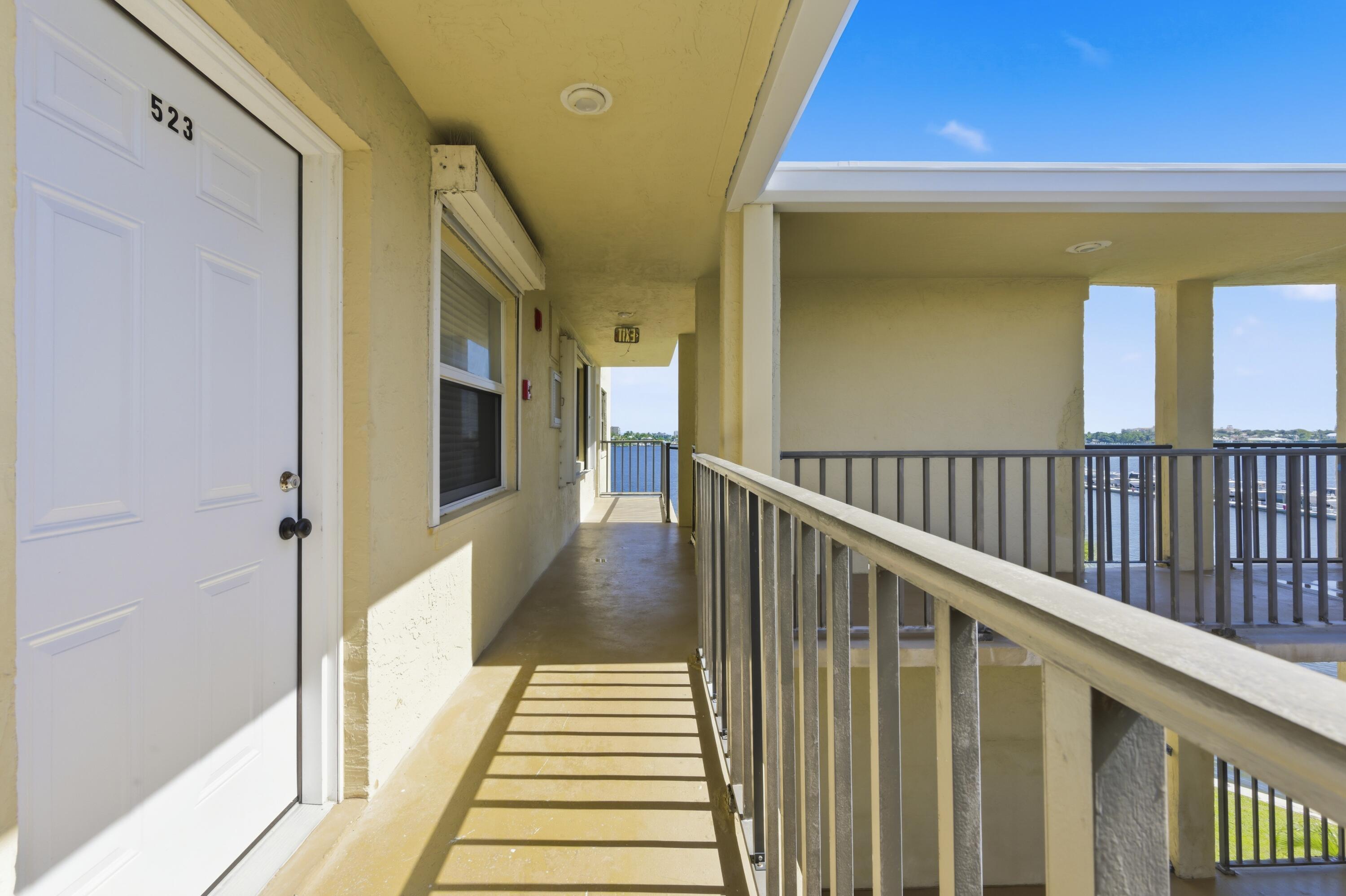HIDDEN HARBOUR OF THE PALM BEACHES CONDO - Residential Lease
