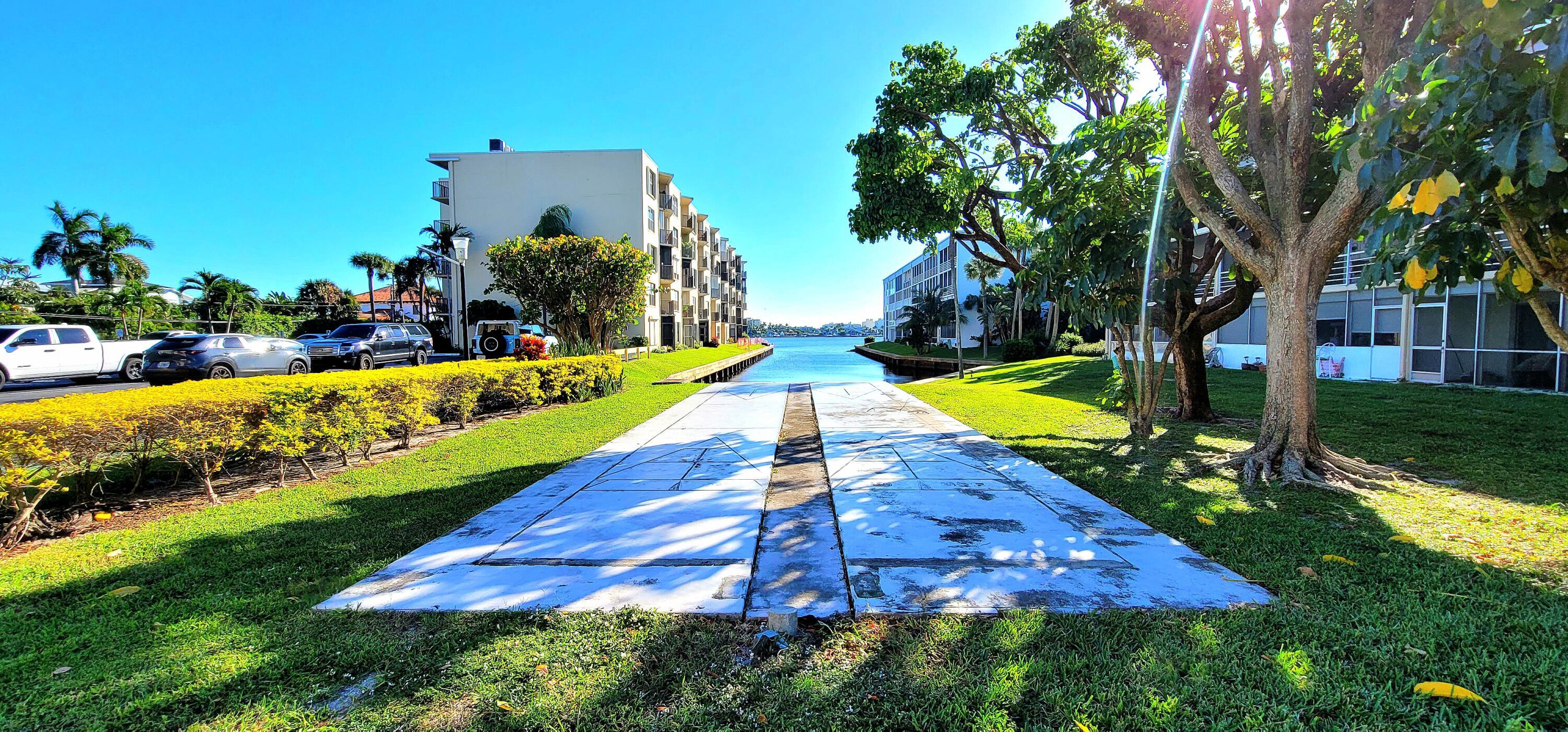 HIDDEN HARBOUR OF THE PALM BEACHES CONDO - Residential Lease