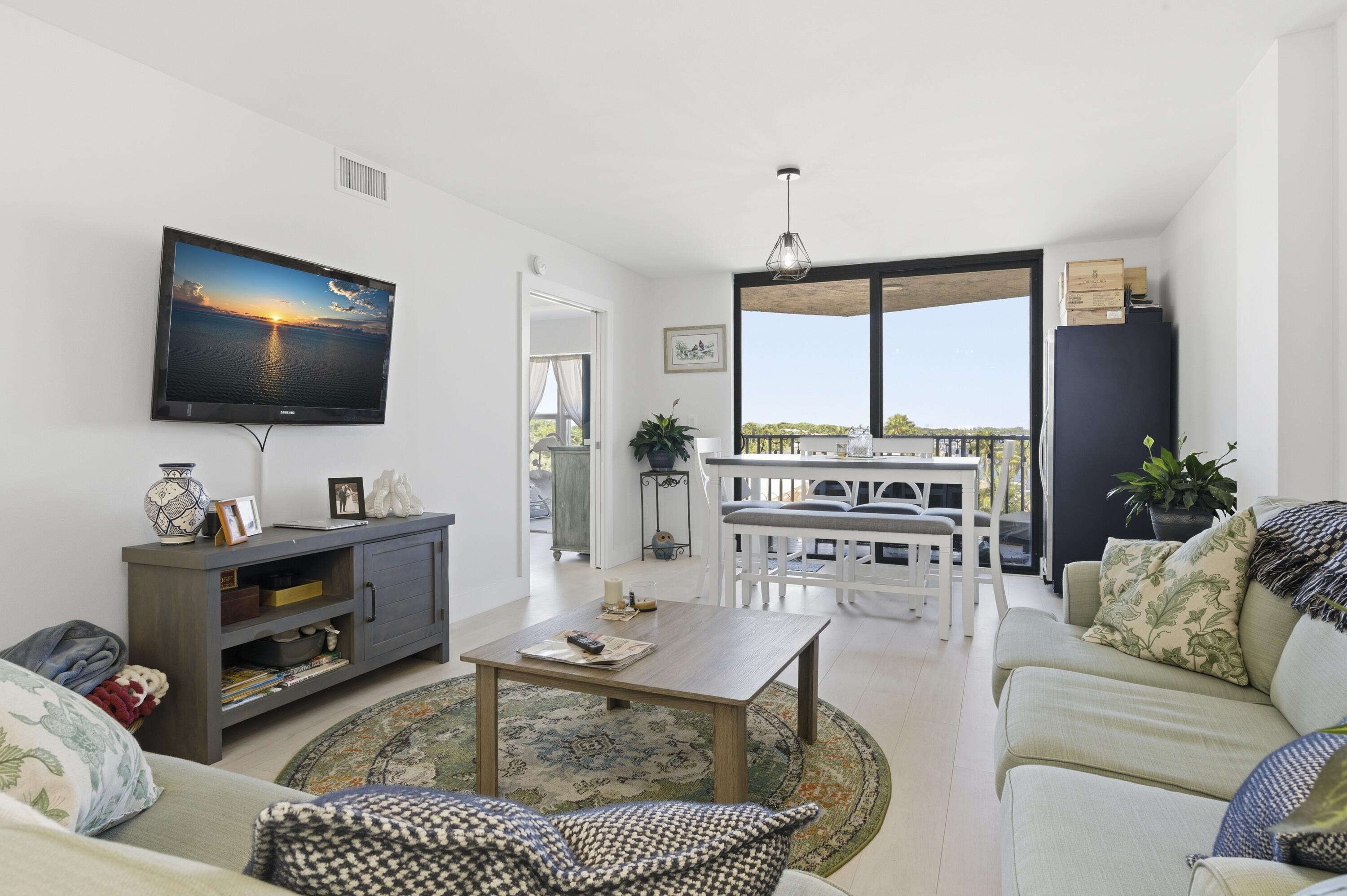 HIDDEN HARBOUR OF THE PALM BEACHES CONDO - Residential Lease
