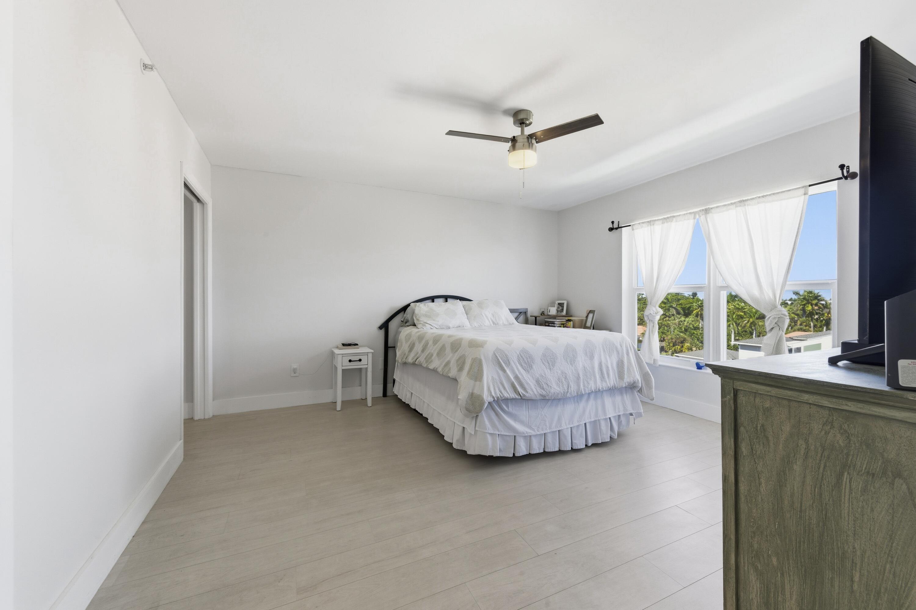 HIDDEN HARBOUR OF THE PALM BEACHES CONDO - Residential Lease
