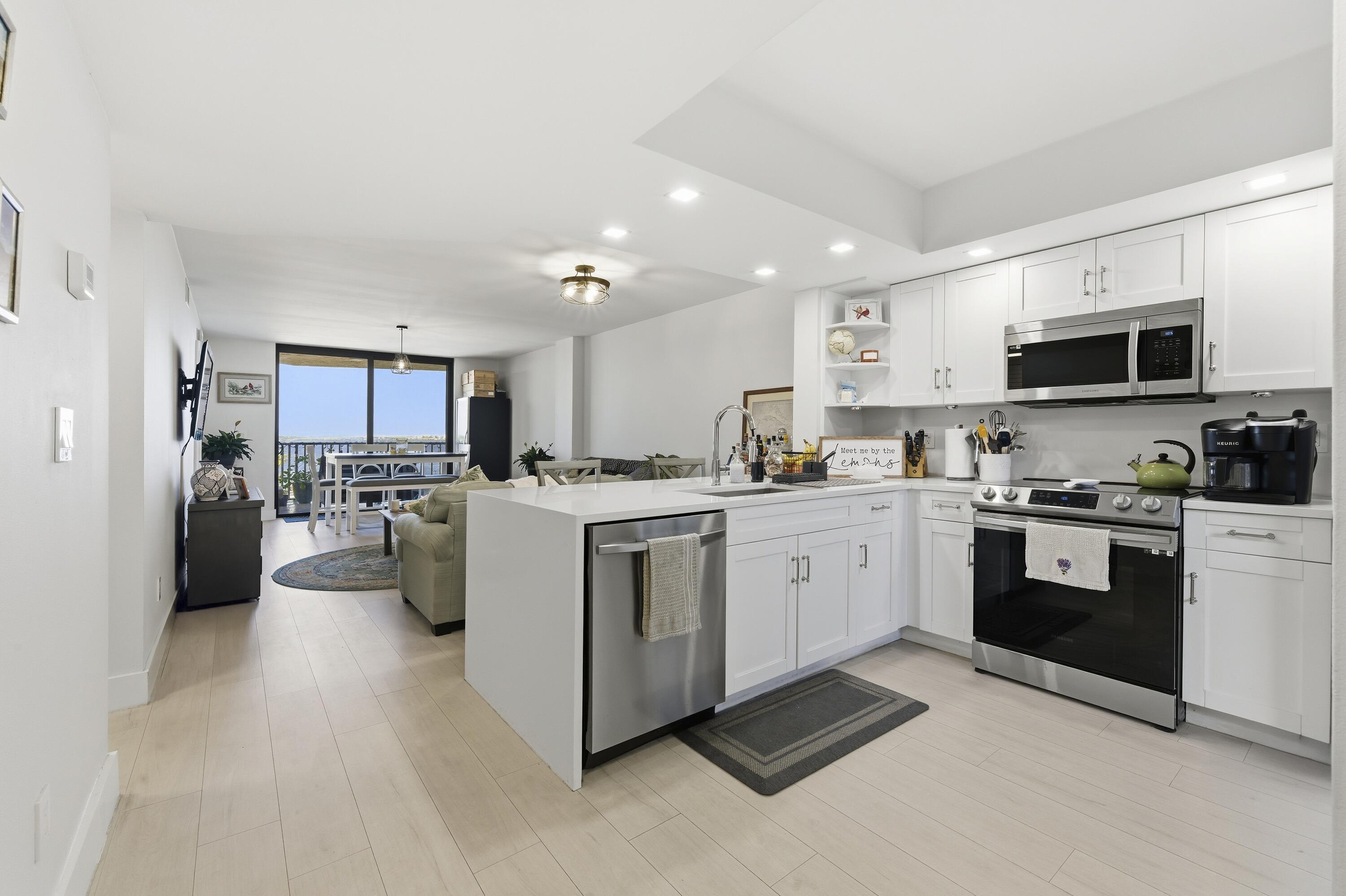 HIDDEN HARBOUR OF THE PALM BEACHES CONDO - Residential Lease