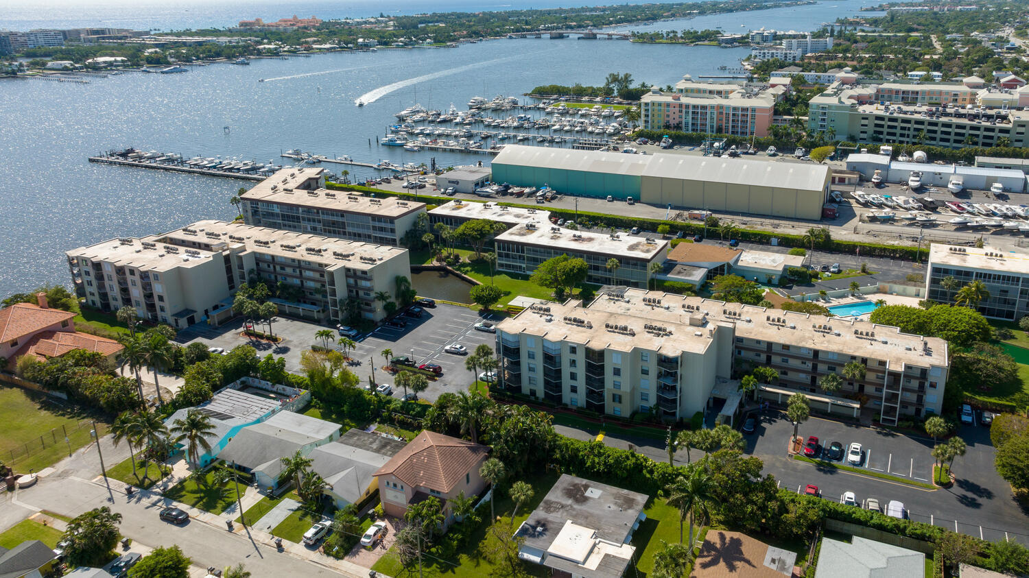 HIDDEN HARBOUR OF THE PALM BEACHES CONDO - Residential Lease