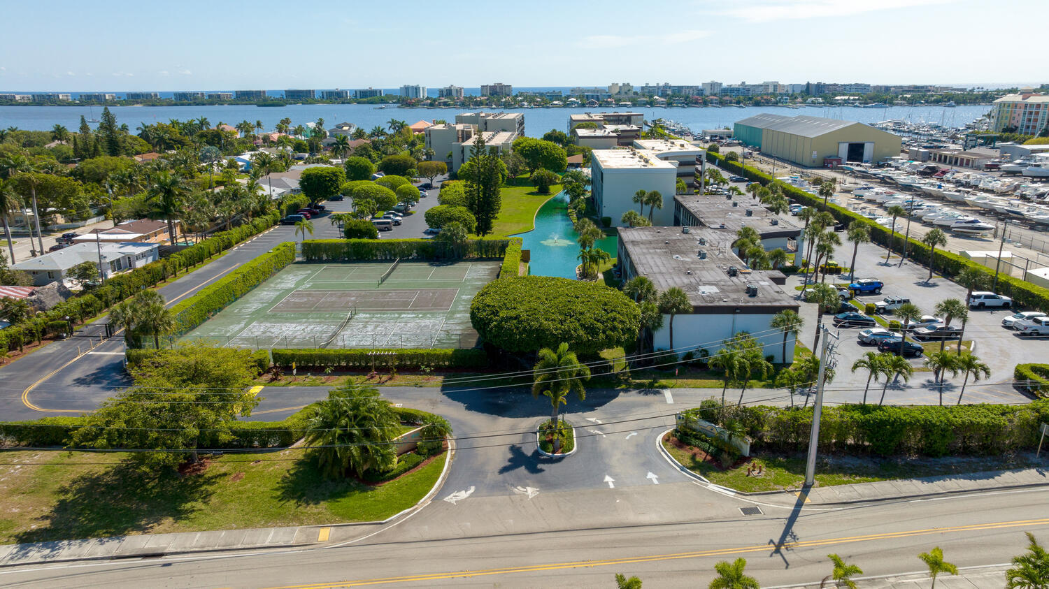 HIDDEN HARBOUR OF THE PALM BEACHES CONDO - Residential Lease