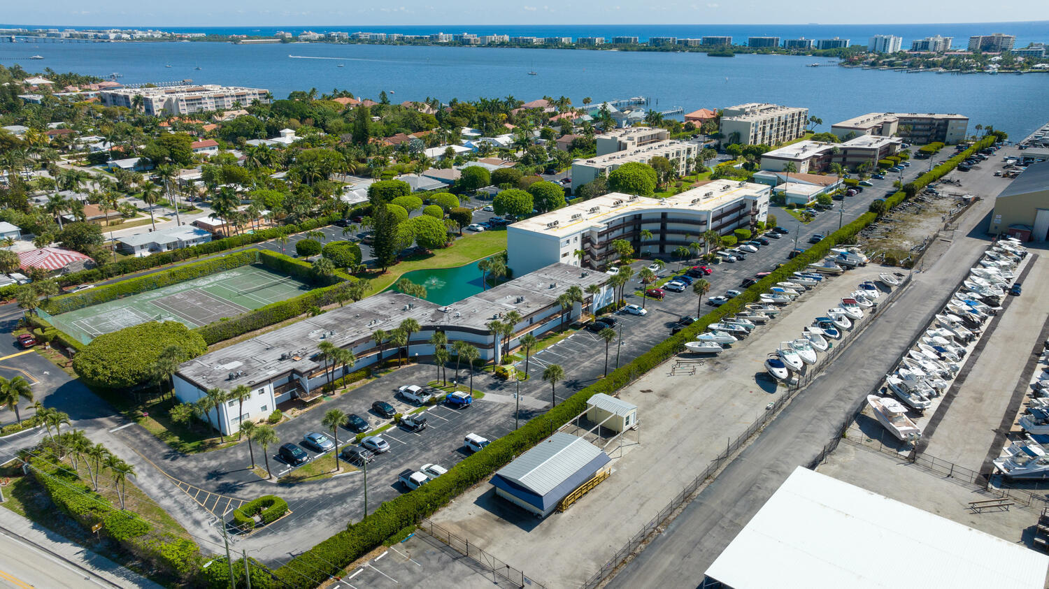HIDDEN HARBOUR OF THE PALM BEACHES CONDO - Residential Lease