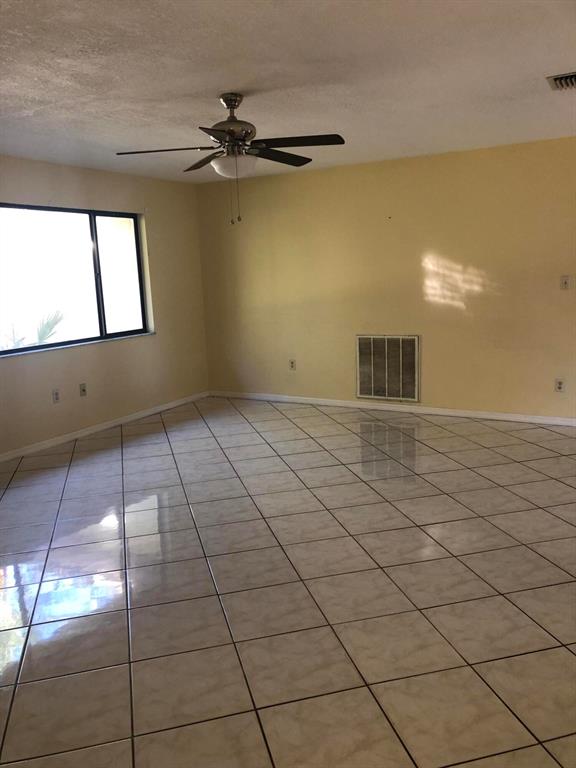 LAKEWOOD PARK UNIT 7 - Residential Lease