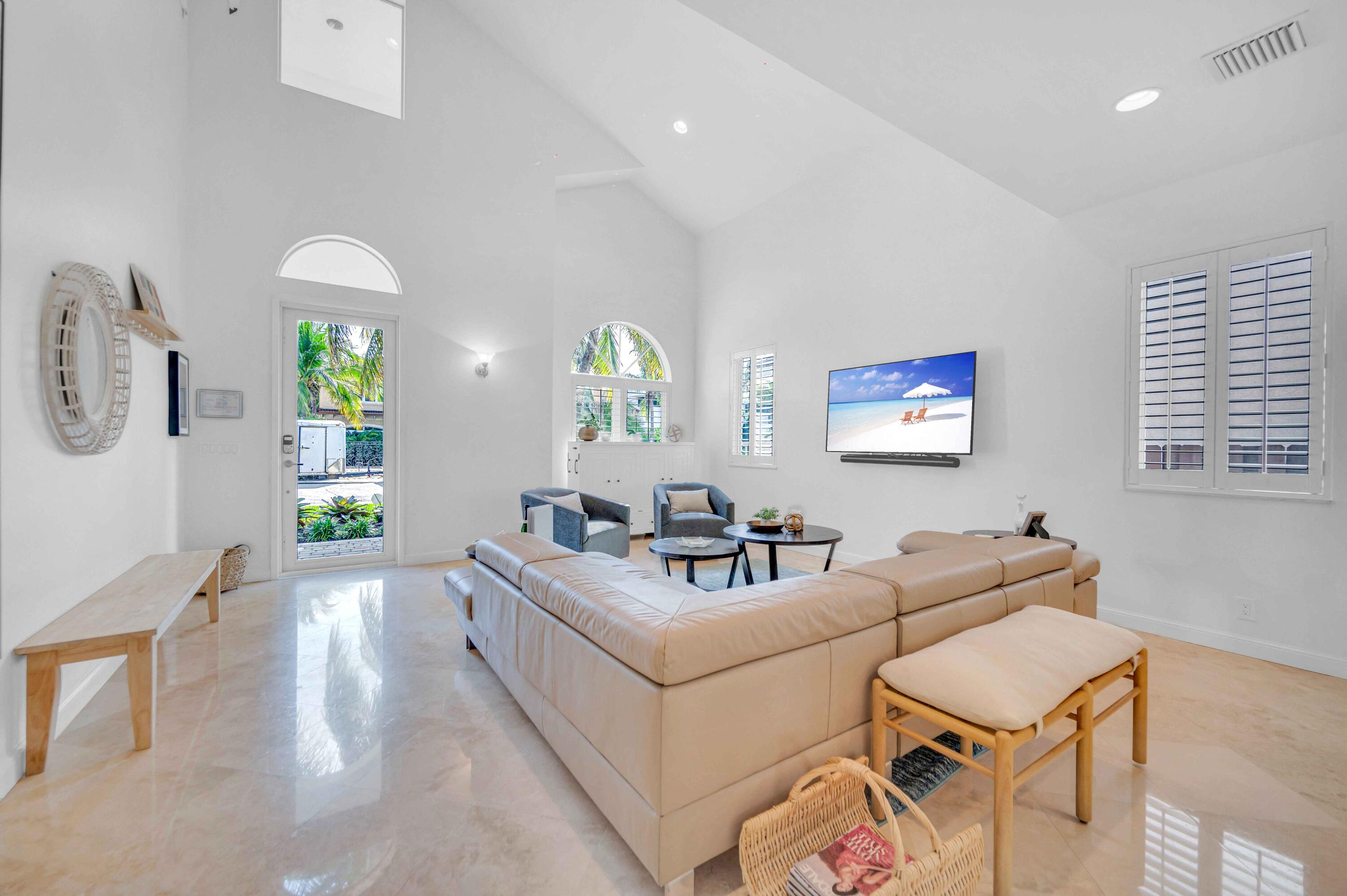 LAS OLAS BY THE SEA EXT - Residential