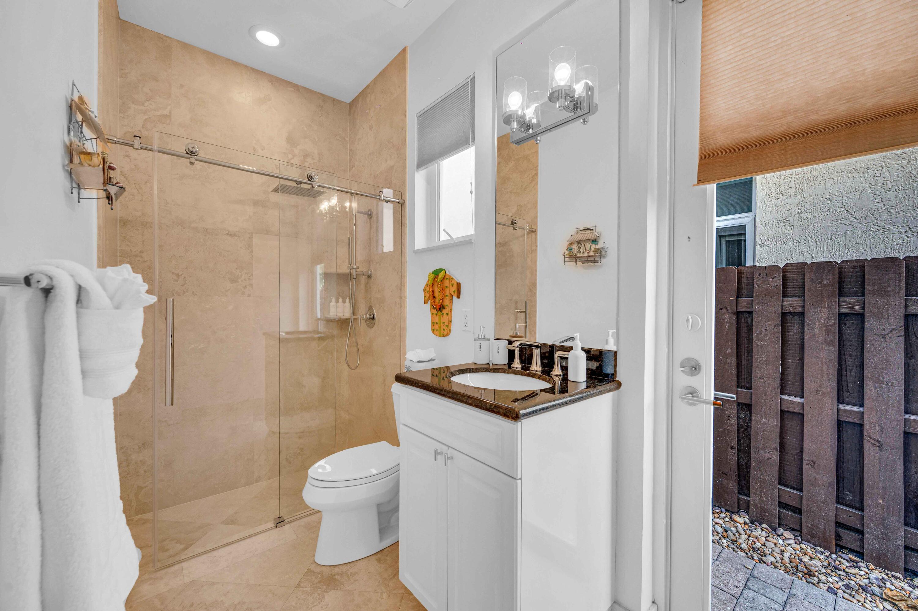 LAS OLAS BY THE SEA EXT - Residential