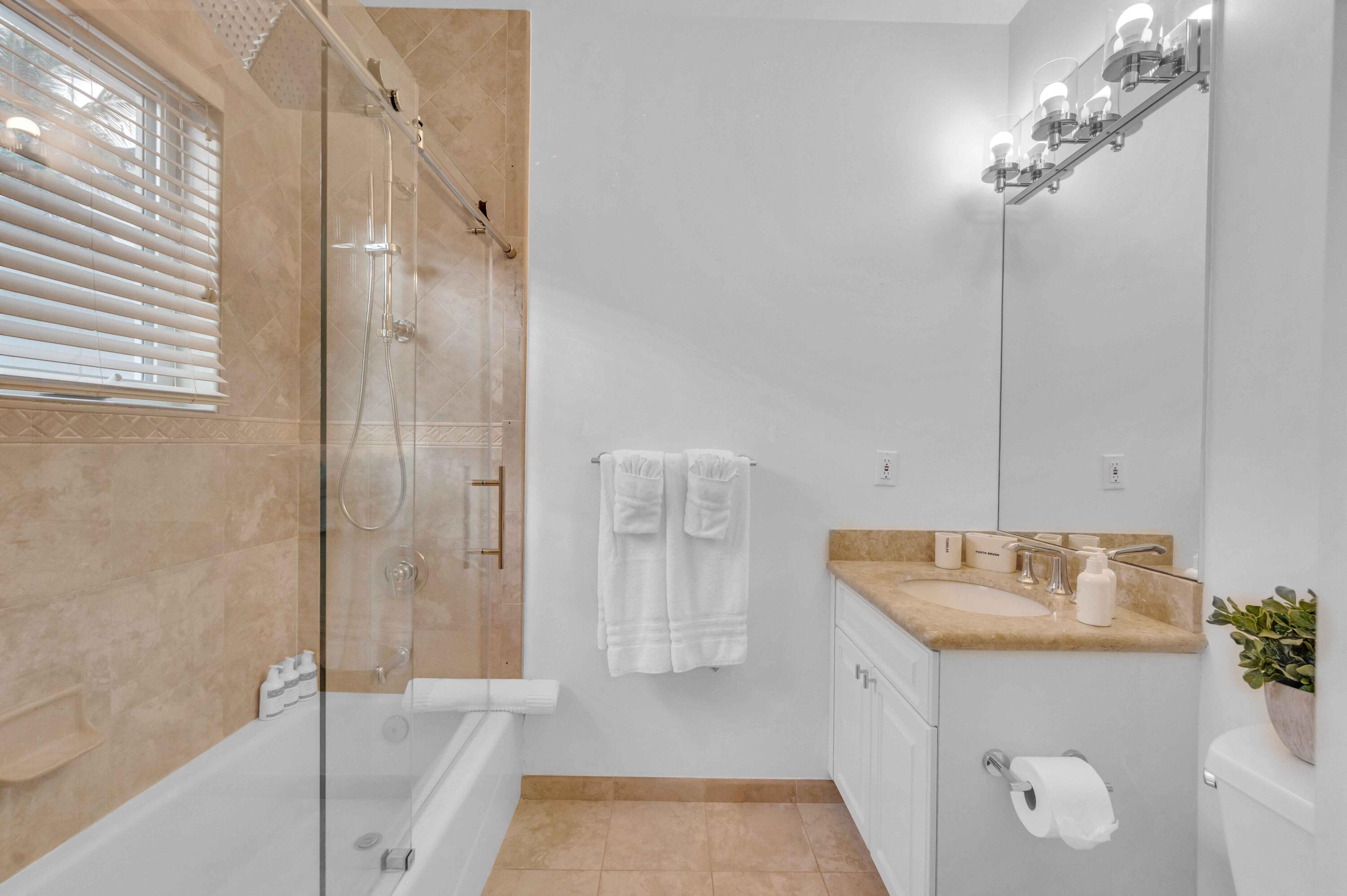 LAS OLAS BY THE SEA EXT - Residential