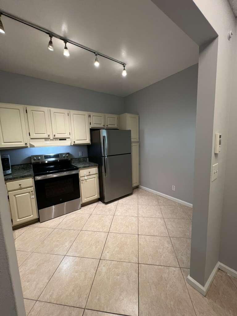 MEADOWBROOK AT PGA CONDO - Residential