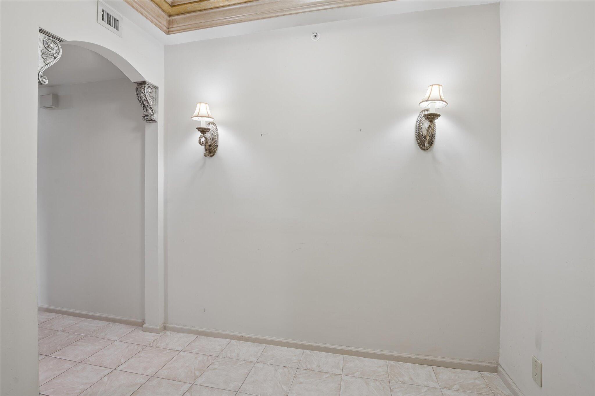 VIZCAYA TOWERS AT PALM-AIRE - Residential