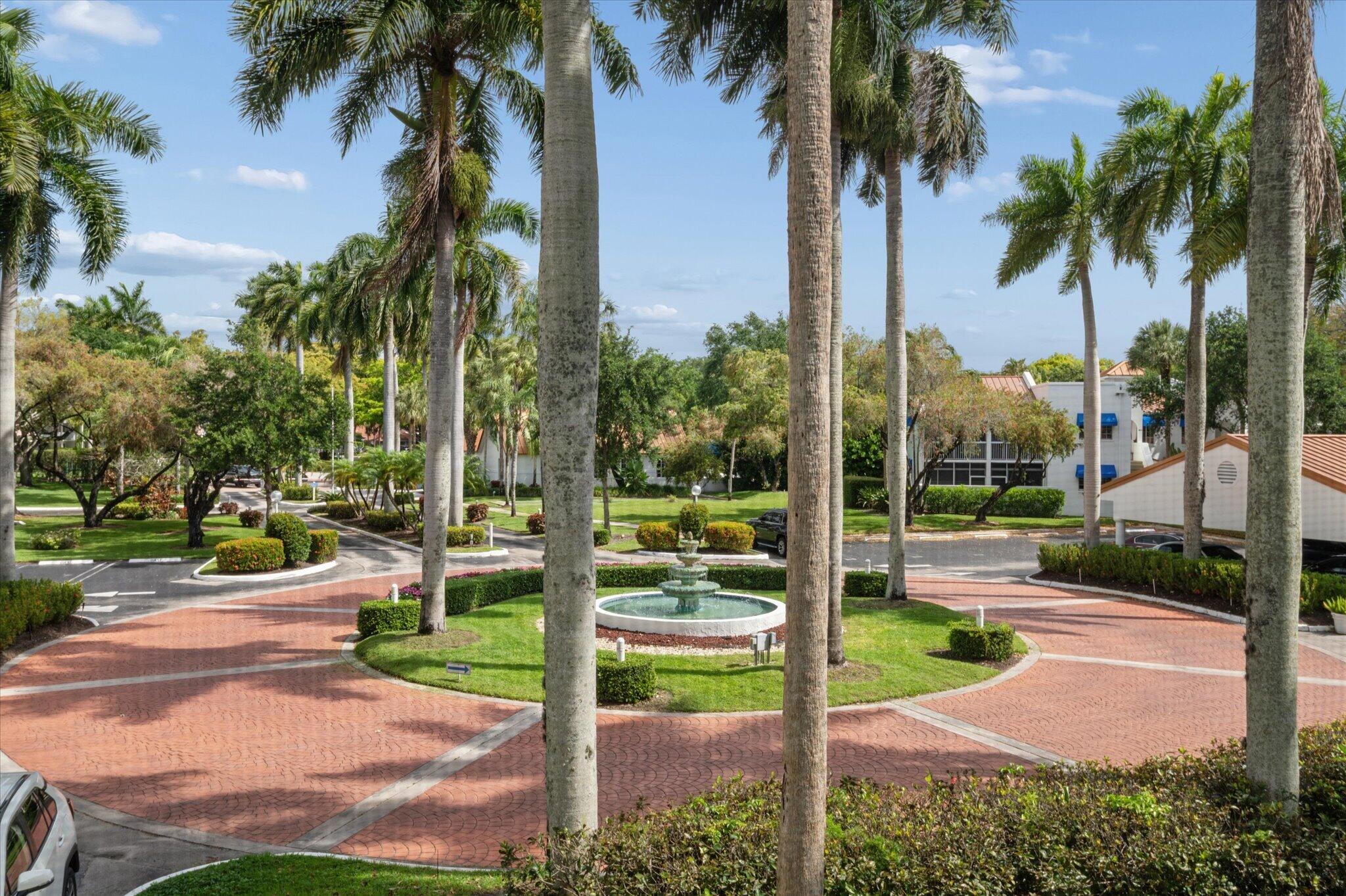 VIZCAYA TOWERS AT PALM-AIRE - Residential