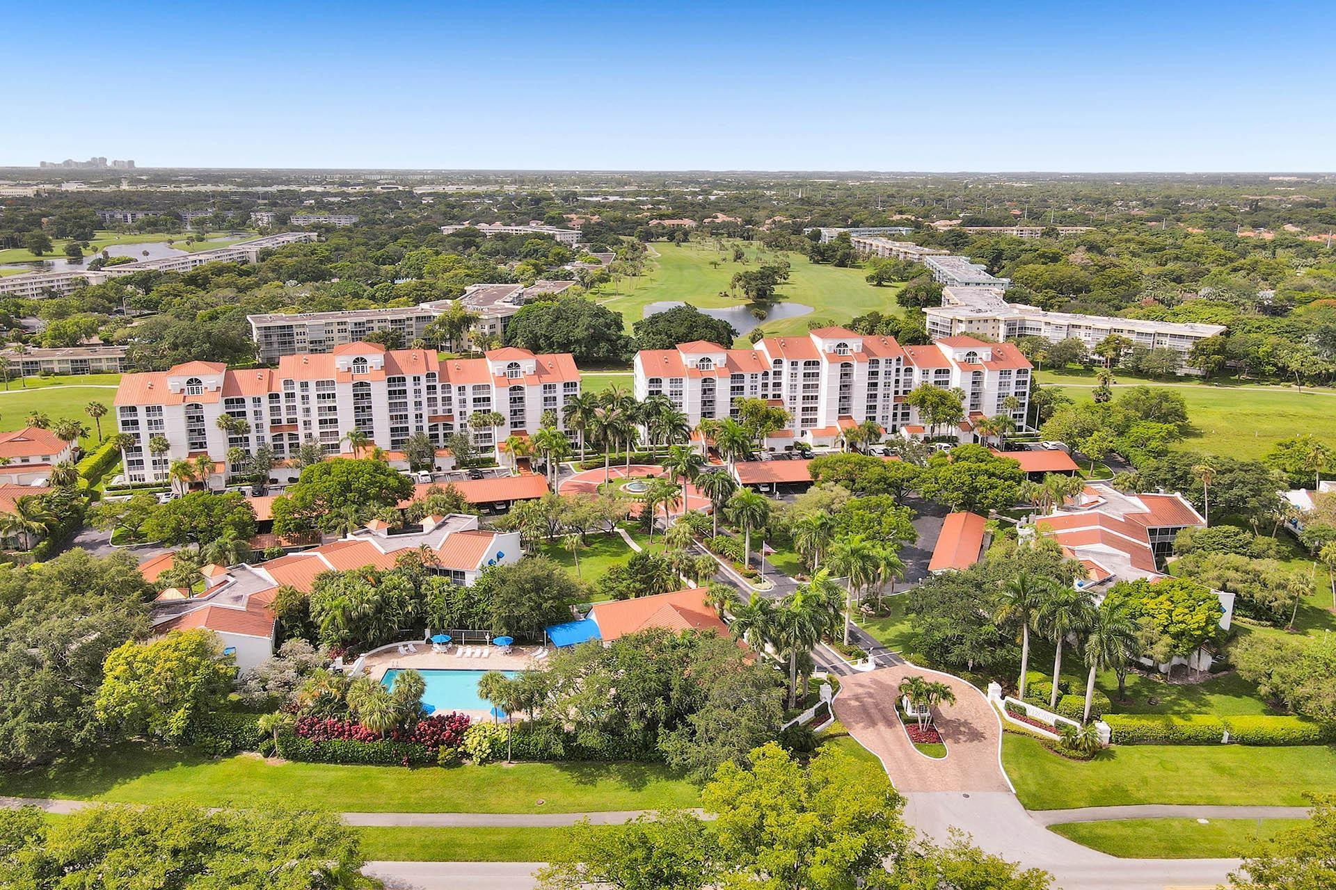 VIZCAYA TOWERS AT PALM-AIRE - Residential