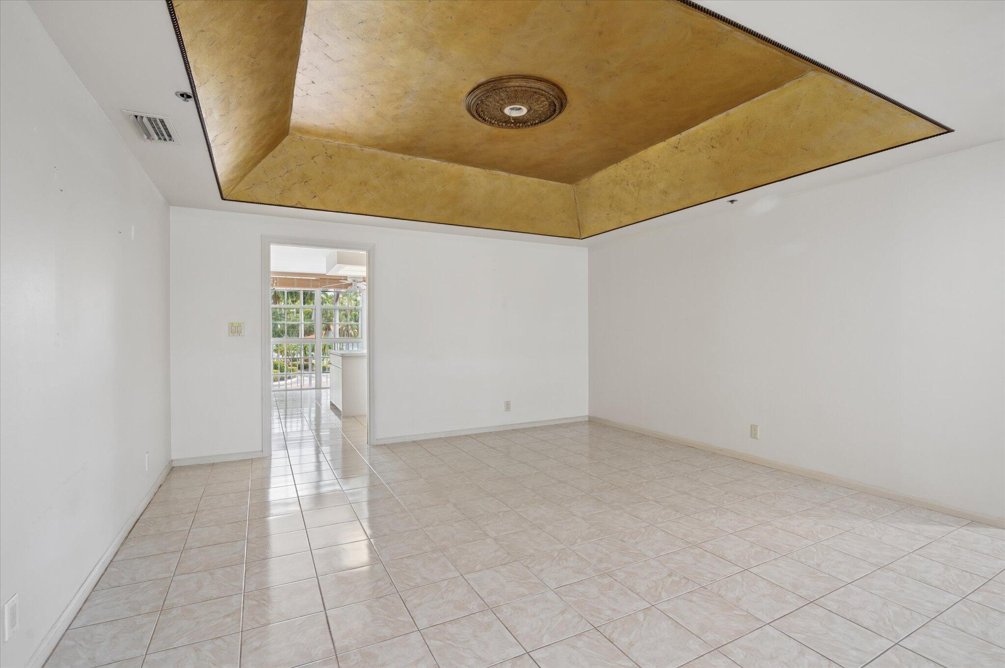 VIZCAYA TOWERS AT PALM-AIRE - Residential